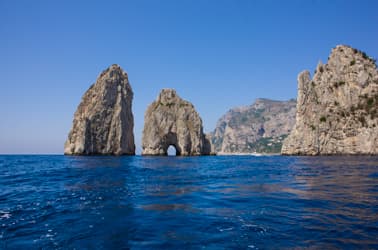 I Faraglioni - Capri Blue Boats